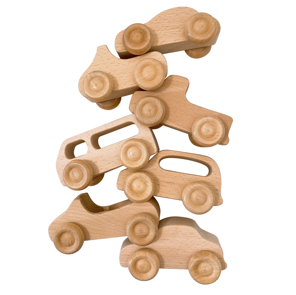 7-Piece Wooden Cars Set with 3 Peg Dolls - Natural