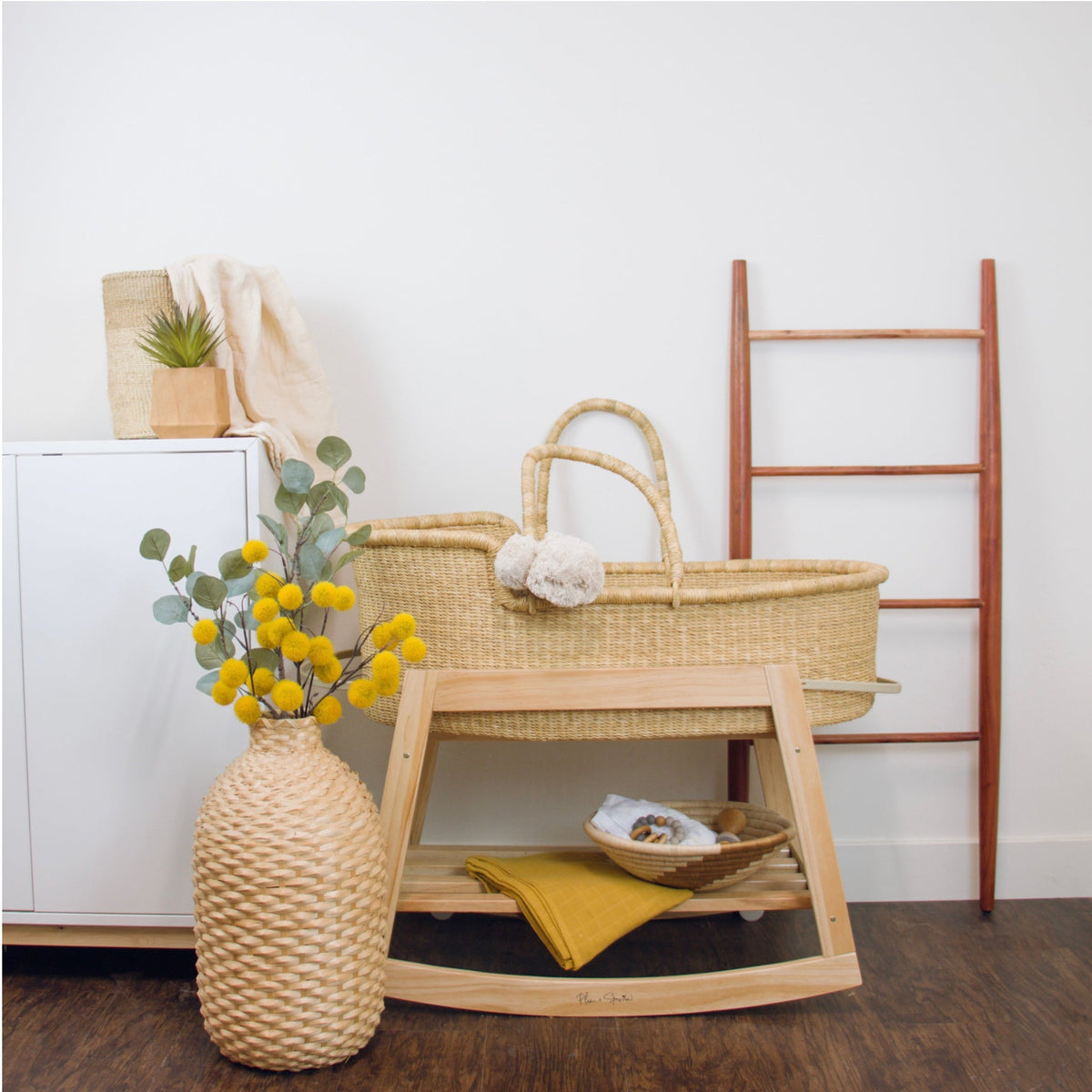 Classic Rocking<br>Moses Bassinet Stand<br>with brake<br>Natural